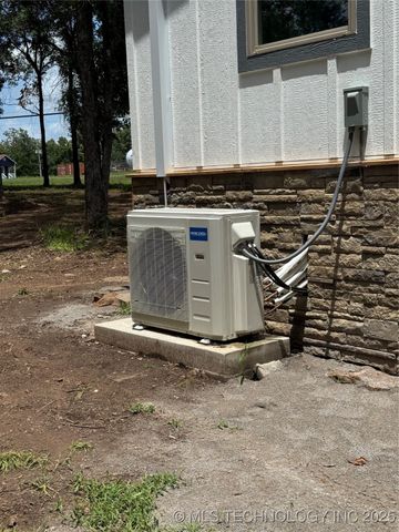 33455 State Highway 82, Cookson, OK 74427