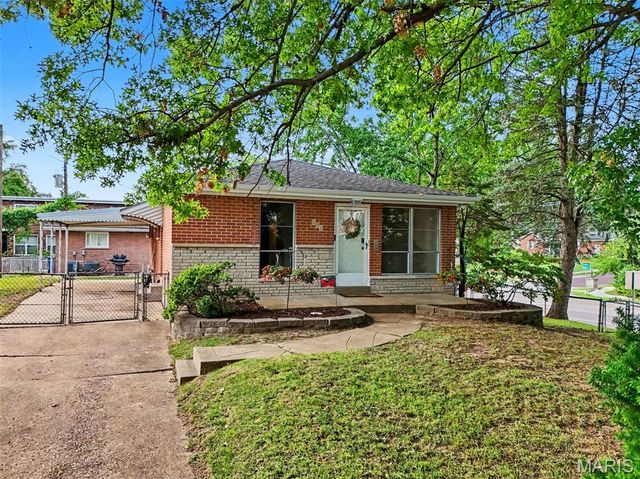 701 Avenue H, St Louis, MO 63125