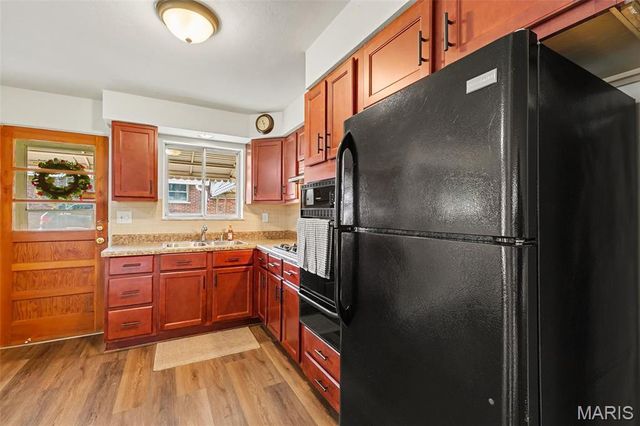 701 Avenue H, St Louis, MO 63125