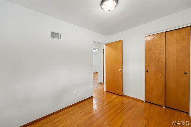 701 Avenue H, St Louis, MO 63125