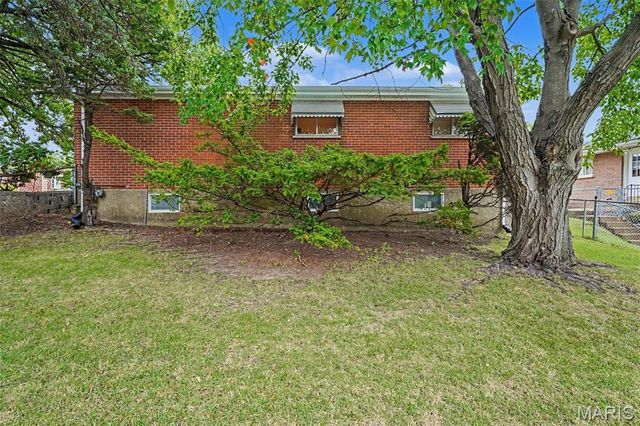 701 Avenue H, St Louis, MO 63125