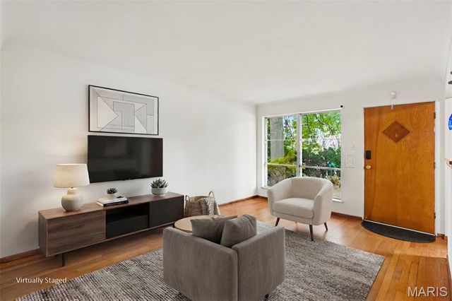 701 Avenue H, St Louis, MO 63125