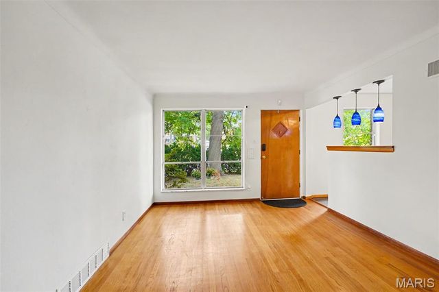 701 Avenue H, St Louis, MO 63125
