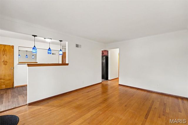 701 Avenue H, St Louis, MO 63125