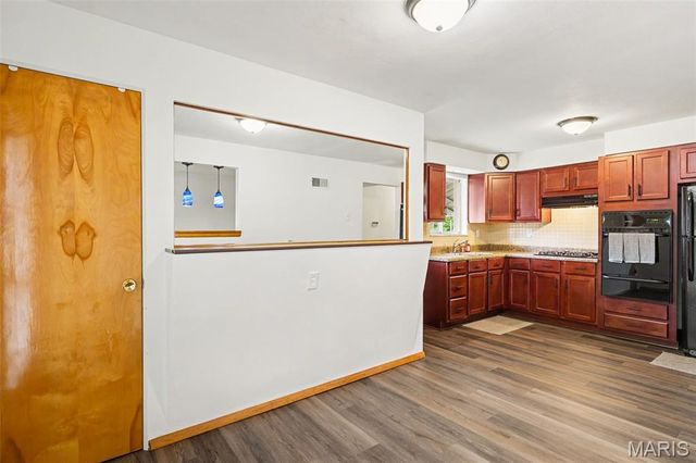 701 Avenue H, St Louis, MO 63125