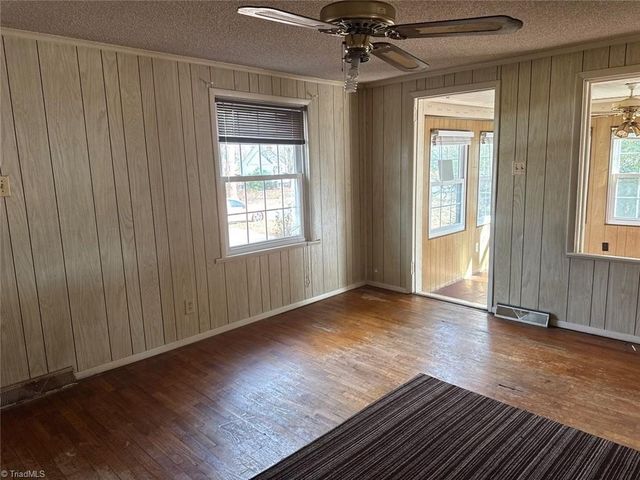 2935 Isaacs Place, Greensboro, NC 27408