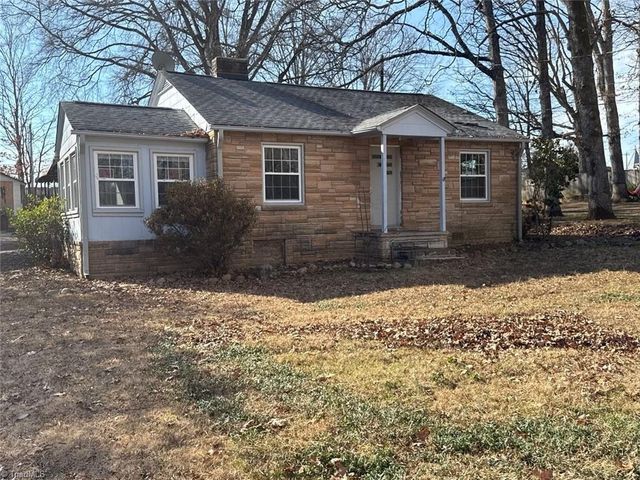 2935 Isaacs Place, Greensboro, NC 27408