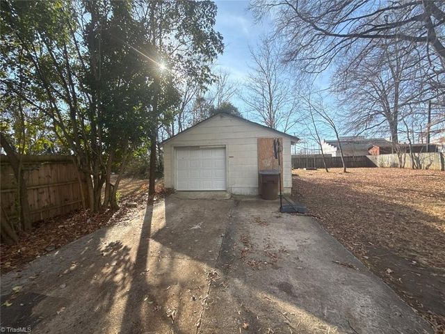 2935 Isaacs Place, Greensboro, NC 27408