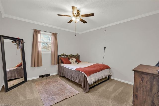 7157 Mantlewood Lane, Kernersville, NC 27284