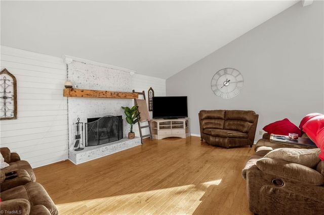 7157 Mantlewood Lane, Kernersville, NC 27284