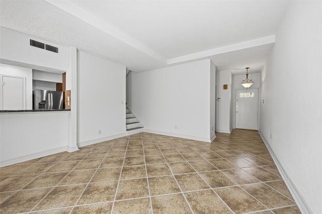 7350 Kirby Drive 18, Houston, TX 77030