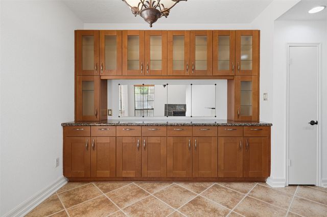 7350 Kirby Drive 18, Houston, TX 77030