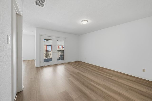 7350 Kirby Drive 18, Houston, TX 77030