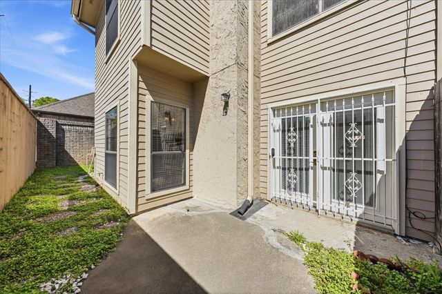 7350 Kirby Drive 18, Houston, TX 77030