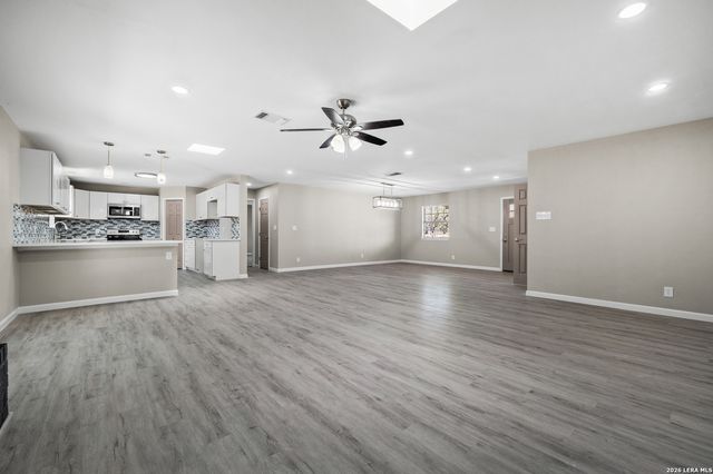 113 crestline, Pleasanton, TX 78064