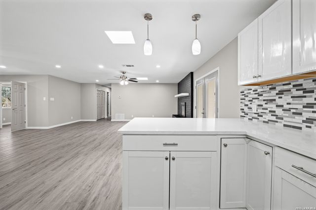 113 crestline, Pleasanton, TX 78064