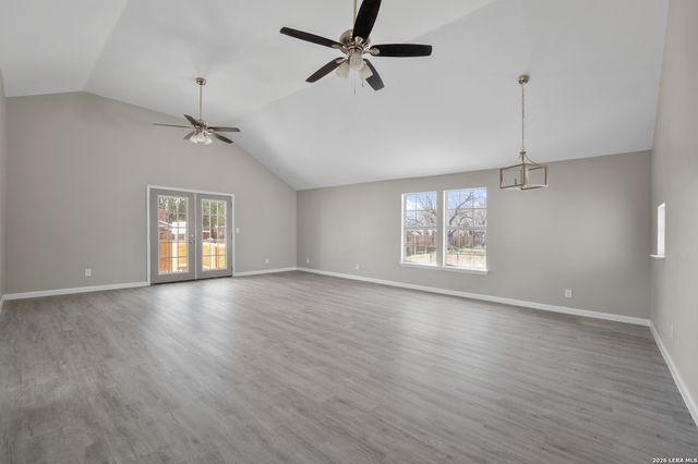 113 crestline, Pleasanton, TX 78064