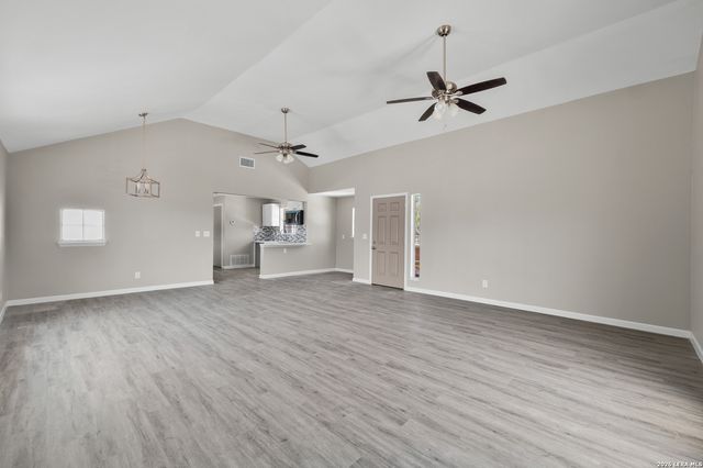 113 crestline, Pleasanton, TX 78064