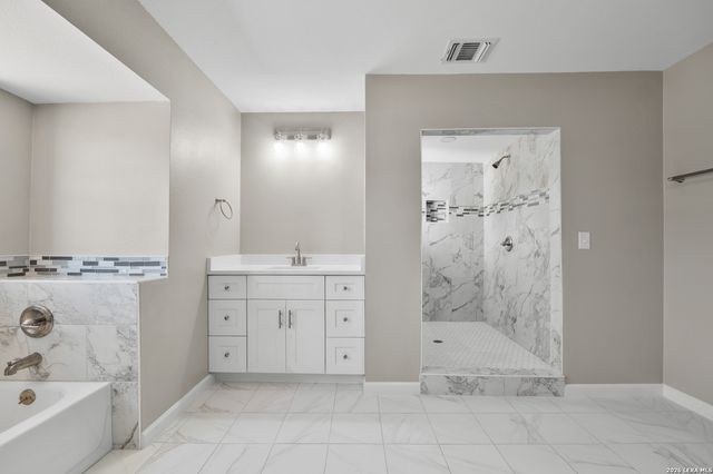 113 crestline, Pleasanton, TX 78064