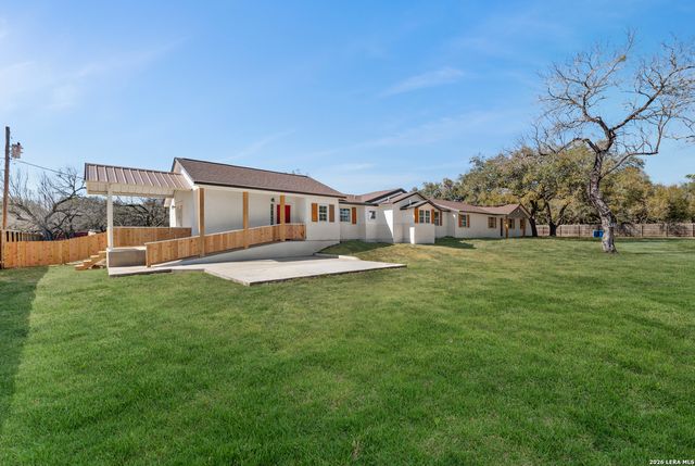 113 crestline, Pleasanton, TX 78064