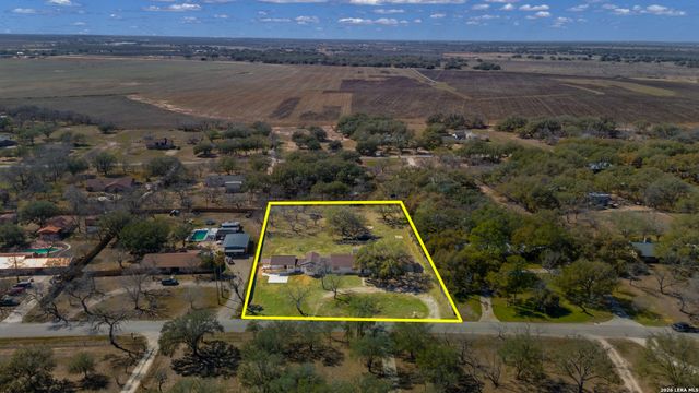 113 crestline, Pleasanton, TX 78064