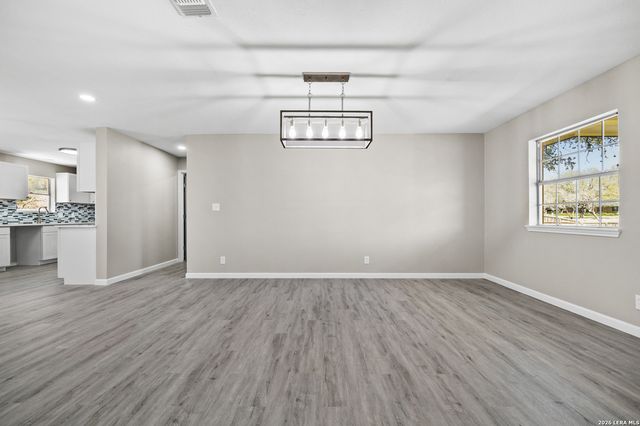 113 crestline, Pleasanton, TX 78064