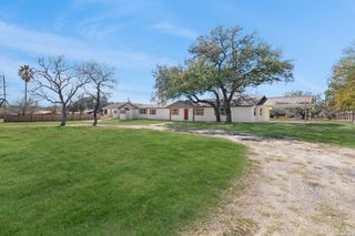 113 crestline, Pleasanton, TX 78064