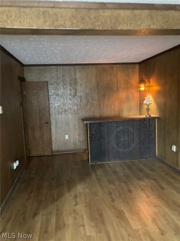 1436 Forrest Drive, Barberton, OH 44203