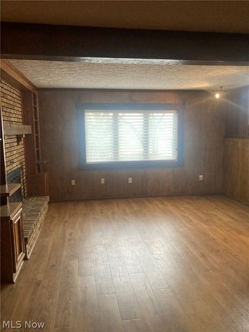 1436 Forrest Drive, Barberton, OH 44203