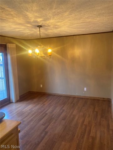 1436 Forrest Drive, Barberton, OH 44203