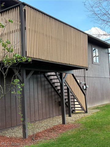1436 Forrest Drive, Barberton, OH 44203