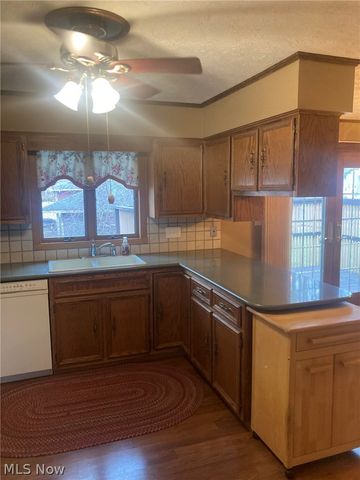 1436 Forrest Drive, Barberton, OH 44203