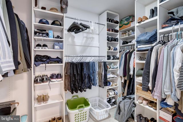 9805 DOULTON CT, Fairfax, VA 22032