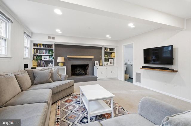 9805 DOULTON CT, Fairfax, VA 22032