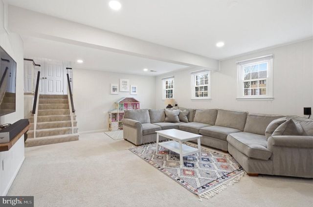 9805 DOULTON CT, Fairfax, VA 22032