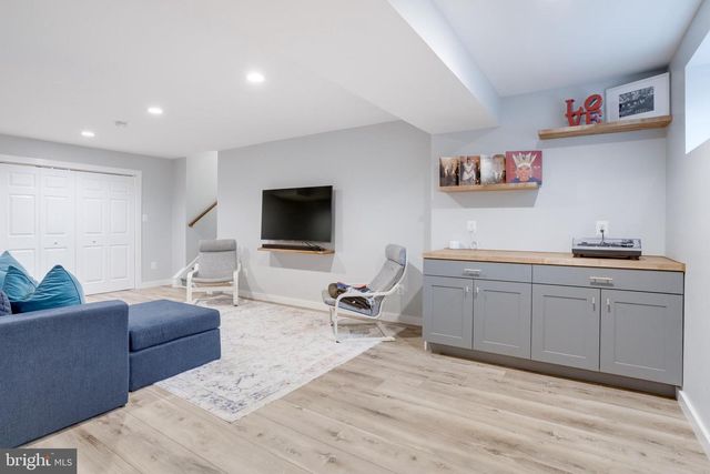 9805 DOULTON CT, Fairfax, VA 22032