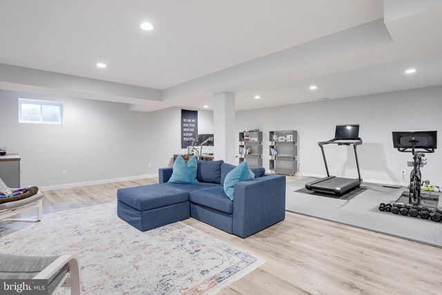 9805 DOULTON CT, Fairfax, VA 22032