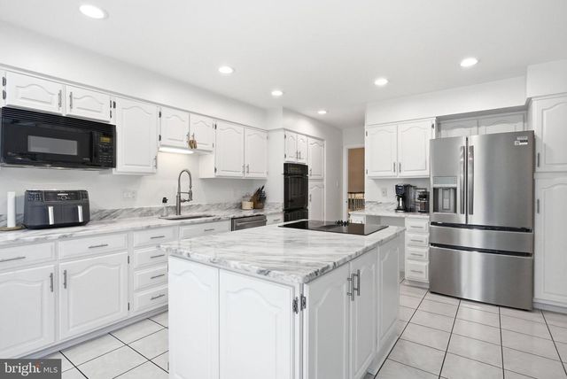 9805 DOULTON CT, Fairfax, VA 22032