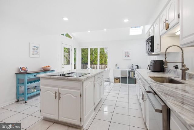 9805 DOULTON CT, Fairfax, VA 22032