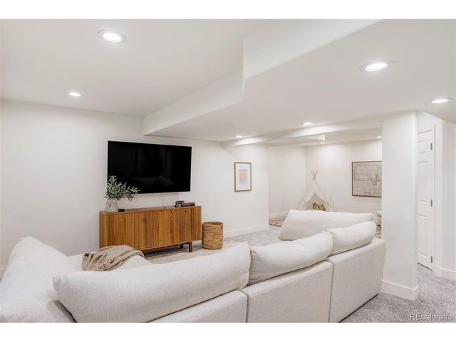 8494 E 28th Ave, Denver, CO 80238