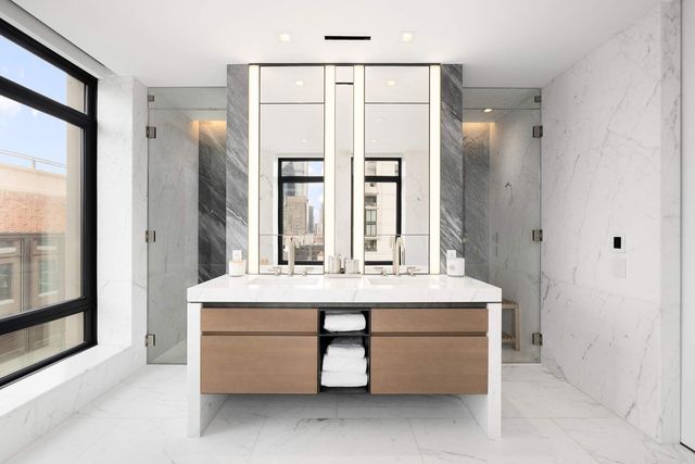 555 W 22nd St Apt 19AW, New York City, NY 10011