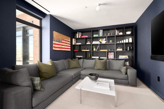 555 W 22nd St Apt 19AW, New York City, NY 10011