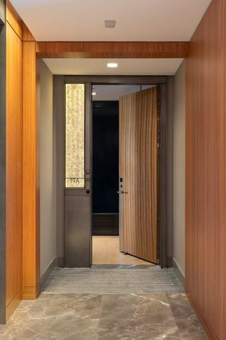 555 W 22nd St Apt 19AW, New York City, NY 10011