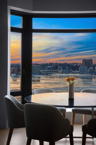 555 W 22nd St Apt 19AW, New York City, NY 10011