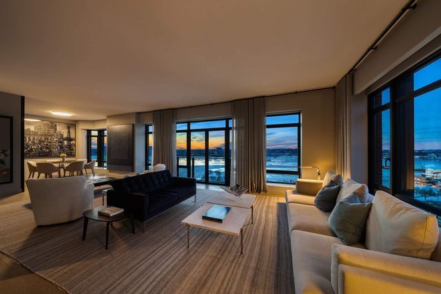 555 W 22nd St Apt 19AW, New York City, NY 10011