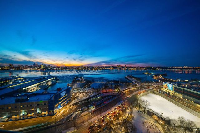 555 W 22nd St Apt 19AW, New York City, NY 10011