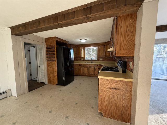 65 Pinehurst Ave, Methuen, MA 01844