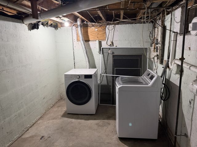 65 Pinehurst Ave, Methuen, MA 01844