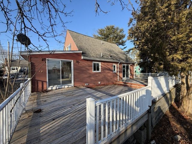 65 Pinehurst Ave, Methuen, MA 01844