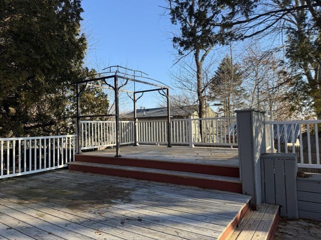 65 Pinehurst Ave, Methuen, MA 01844